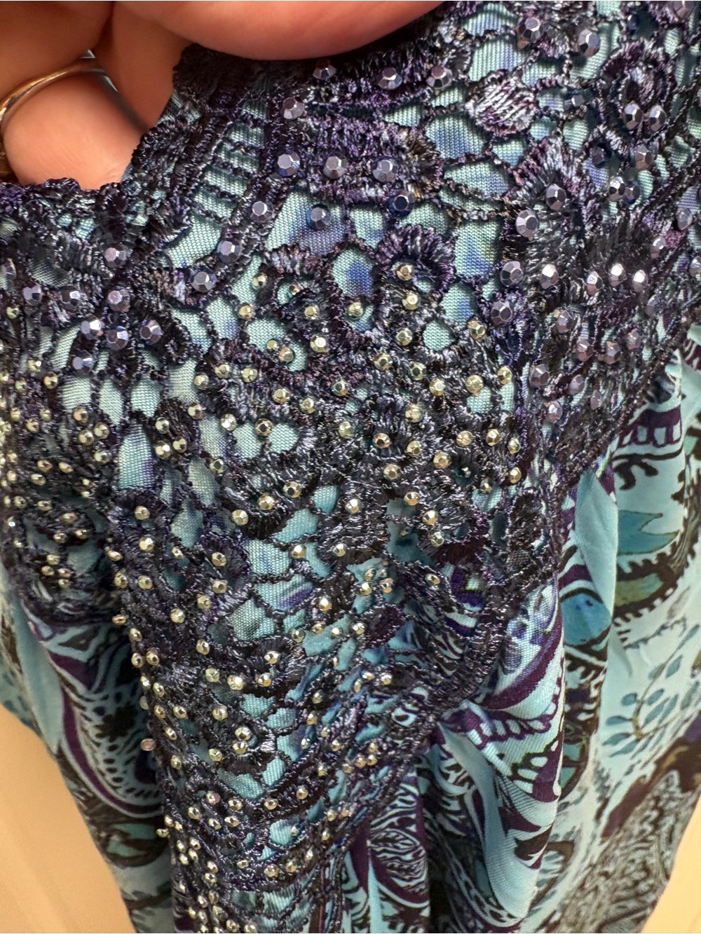 Apt. 9 Embellished Turquoise & Navy Paisley V-Neck Short Sleeve Top Women’s 1X - Picture 3 of 4